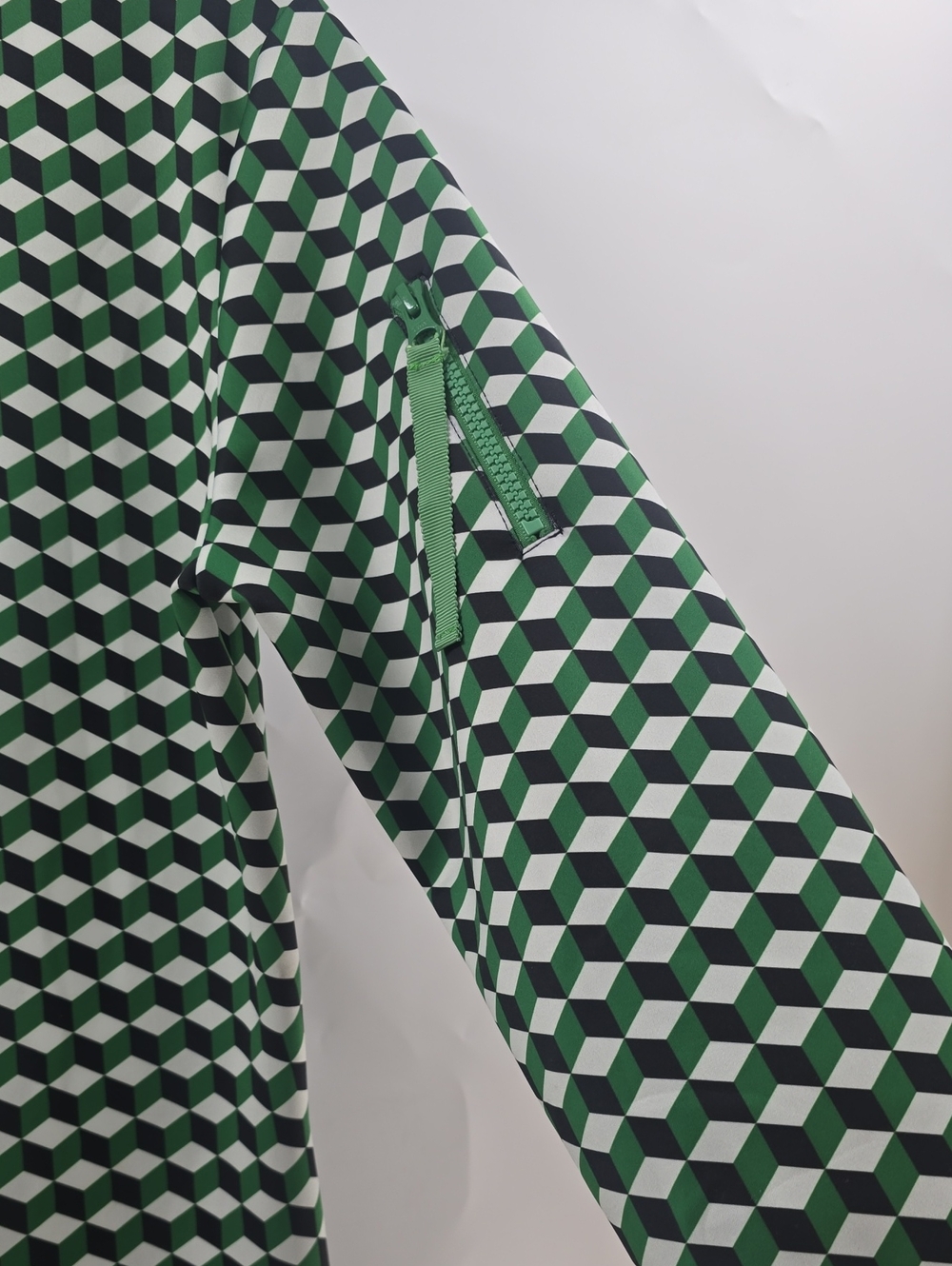 Cynthia Rowley Green Patterned Water-Repellent Bonded Jumpsuit - Picture 15 of 17